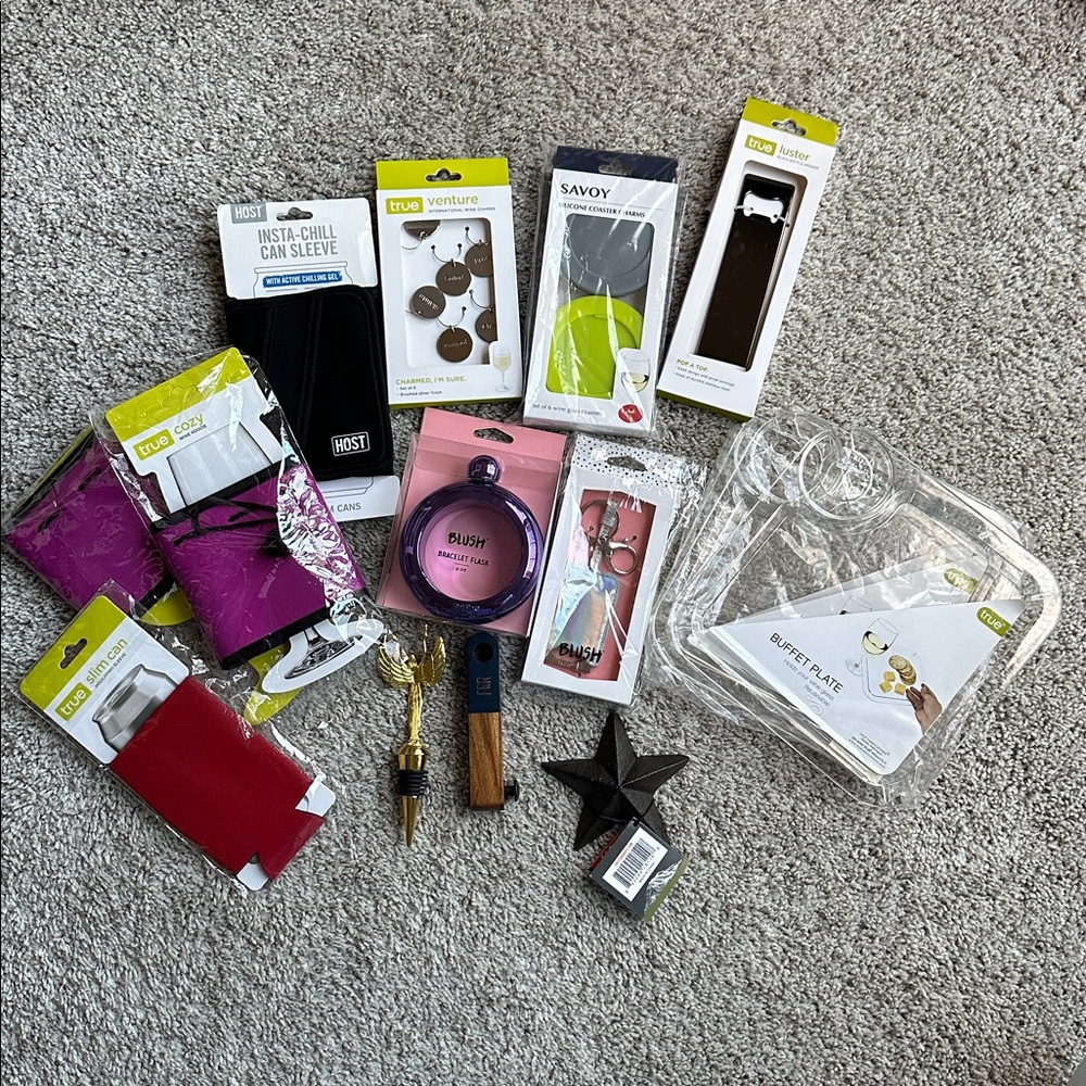 Barware bundle NWOT. Last one. 15 new items, gift bag included w/ purchase